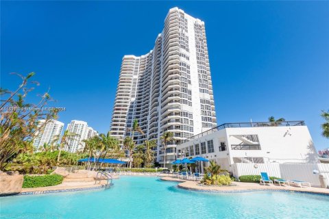 Copropriété à vendre à Aventura, Floride: 2 chambres, 126.44 m2 № 1293021 - photo 1