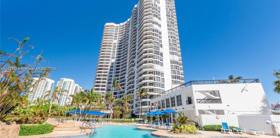 Condo à Aventura, Floride, 2 chambres  № 1293021