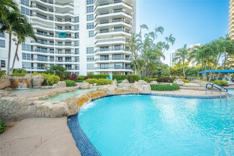 Condominio en venta en Aventura, Florida, 2 dormitorios, 126.44 m2 № 1293021 - foto 3