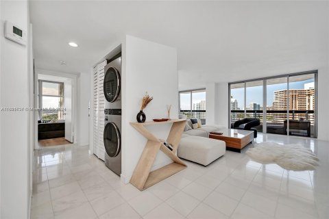 Condominio en venta en Aventura, Florida, 2 dormitorios, 126.44 m2 № 1293021 - foto 9