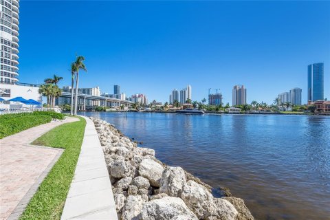 Condominio en venta en Aventura, Florida, 2 dormitorios, 126.44 m2 № 1293021 - foto 22