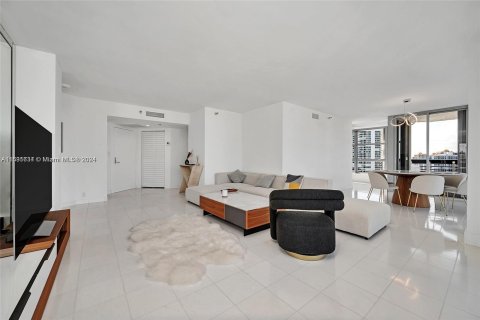 Condominio en venta en Aventura, Florida, 2 dormitorios, 126.44 m2 № 1293021 - foto 11