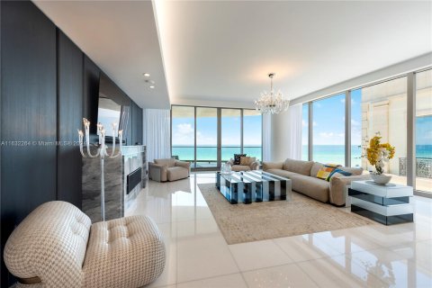 Condo in Sunny Isles Beach, Florida, 4 bedrooms  № 1293057 - photo 1