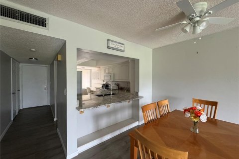 Copropriété à vendre à Orlando, Floride: 2 chambres, 95.13 m2 № 1203956 - photo 8