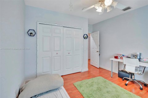 Adosado en venta en Miramar, Florida, 4 dormitorios, 153.66 m2 № 1007151 - foto 17