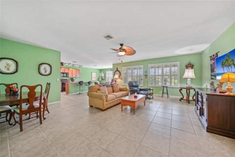 Villa ou maison à vendre à Punta Gorda, Floride: 4 chambres, 217.3 m2 № 1342358 - photo 3