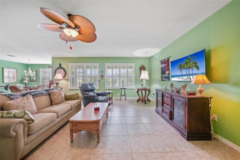 Villa ou maison à vendre à Punta Gorda, Floride: 4 chambres, 217.3 m2 № 1342358 - photo 5