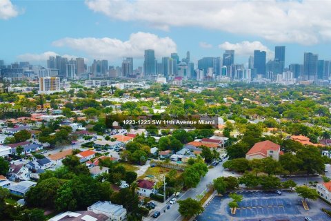 Terreno en venta en Miami, Florida № 1181731 - foto 2