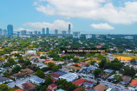 Terreno en venta en Miami, Florida № 1181731 - foto 5