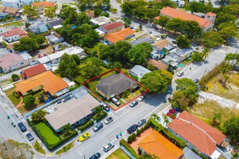 Terreno en venta en Miami, Florida № 1181731 - foto 6