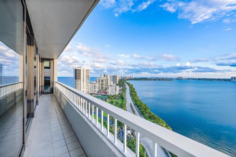 Condominio en venta en Riviera Beach, Florida, 2 dormitorios, 133.31 m2 № 1187069 - foto 19