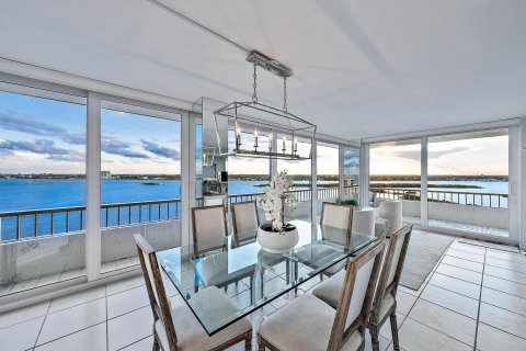 Condominio en venta en Riviera Beach, Florida, 2 dormitorios, 133.31 m2 № 1187069 - foto 14