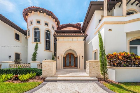Villa ou maison à vendre à North Miami Beach, Floride: 5 chambres, 486.99 m2 № 739495 - photo 6
