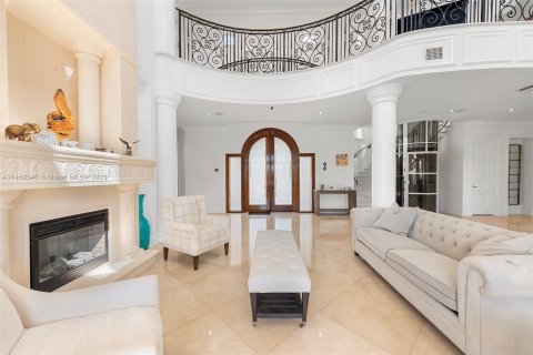 Villa ou maison à vendre à North Miami Beach, Floride: 5 chambres, 486.99 m2 № 739495 - photo 12