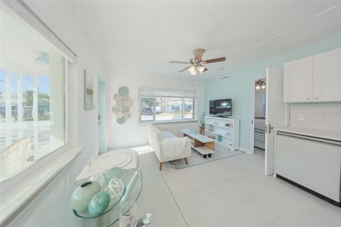 Apartment in Madeira Beach, Florida 2 bedrooms, 64.47 sq.m. № 1140458 - photo 4
