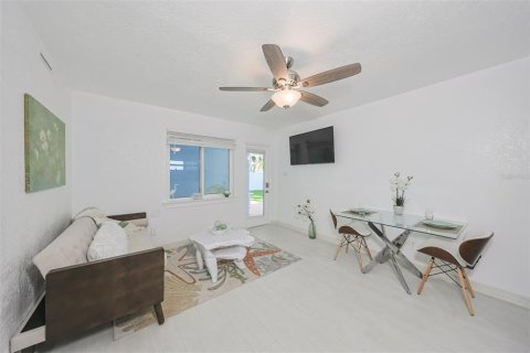 Apartment in Madeira Beach, Florida 2 bedrooms, 64.47 sq.m. № 1140458 - photo 18