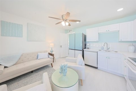 Apartment in Madeira Beach, Florida 2 bedrooms, 64.47 sq.m. № 1140458 - photo 24