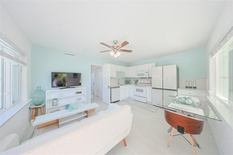 Apartment in Madeira Beach, Florida 2 bedrooms, 64.47 sq.m. № 1140458 - photo 30