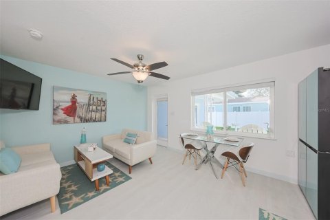 Apartment in Madeira Beach, Florida 2 bedrooms, 64.47 sq.m. № 1140458 - photo 13