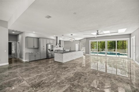 House in Beverly Hills, Florida 4 bedrooms, 388.89 sq.m. № 1140459 - photo 13