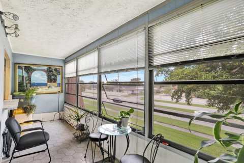 Copropriété à vendre à Tamarac, Floride: 2 chambres, 88.26 m2 № 956926 - photo 4