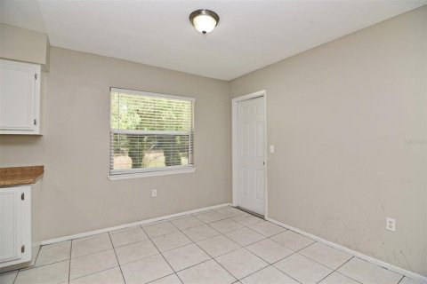 House in Apopka, Florida 3 bedrooms, 86.96 sq.m. № 1353296 - photo 4