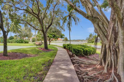 House in Weston, Florida 6 bedrooms, 382.2 sq.m. № 1097758 - photo 1