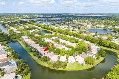 Villa ou maison à vendre à Lake Worth, Floride: 5 chambres, 269.42 m2 № 1182022 - photo 1