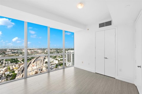 Condo in Miami, Florida, 2 bedrooms  № 1404688 - photo 23