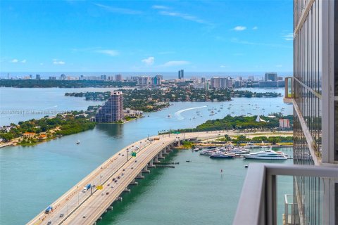 Copropriété à vendre à Miami, Floride: 2 chambres, 153.01 m2 № 1404688 - photo 1