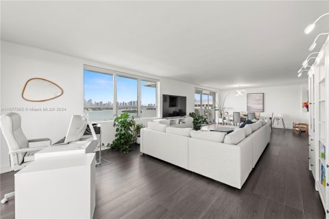 Condo in Miami Beach, Florida, 3 bedrooms  № 1404687 - photo 7