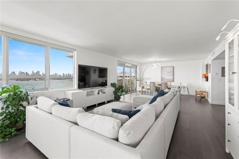 Condo in Miami Beach, Florida, 3 bedrooms  № 1404687 - photo 5