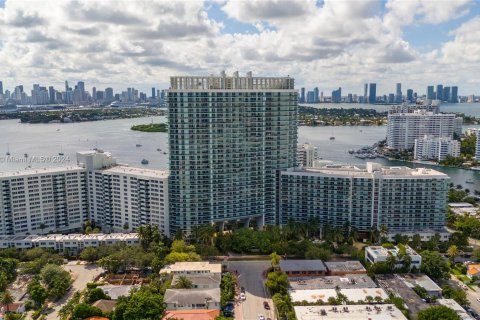 Condo in Miami Beach, Florida, 3 bedrooms  № 1404687 - photo 3