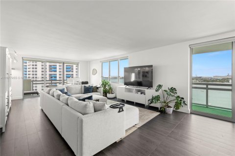 Condo in Miami Beach, Florida, 3 bedrooms  № 1404687 - photo 6