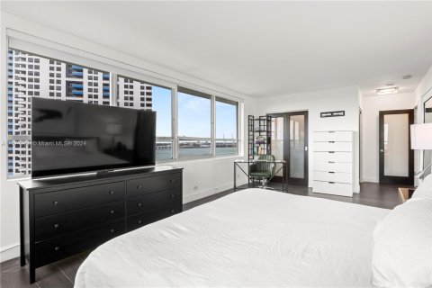 Condominio en venta en Miami Beach, Florida, 3 dormitorios, 188.5 m2 № 1404687 - foto 16