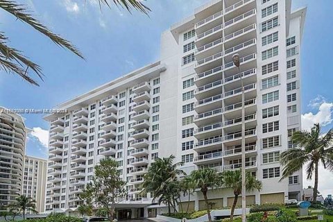 Condominio en venta en Miami Beach, Florida, 2 dormitorios, 95.69 m2 № 1345539 - foto 13