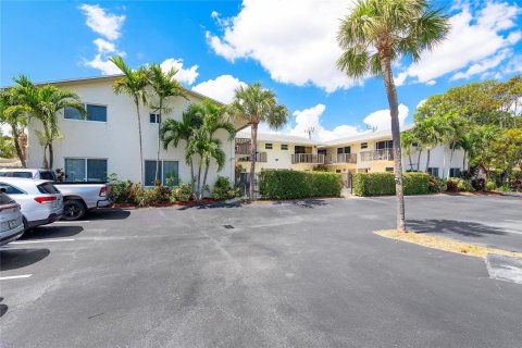 Touwnhouse à vendre à Deerfield Beach, Floride: 2 chambres, 110.37 m2 № 1225830 - photo 10