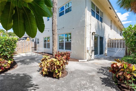 Touwnhouse à vendre à Deerfield Beach, Floride: 2 chambres, 110.37 m2 № 1225830 - photo 15