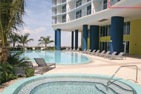 Condo in Miami, Florida, 1 bedroom  № 1081177 - photo 12