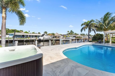 Villa ou maison à vendre à Pompano Beach, Floride: 4 chambres, 184.78 m2 № 1127557 - photo 21