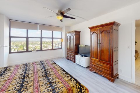 Condominio en venta en Hallandale Beach, Florida, 1 dormitorio, 88.26 m2 № 313477 - foto 20