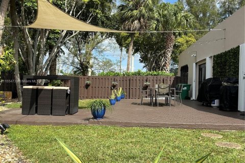 Townhouse in Miami Lakes, Florida 3 bedrooms, 123.84 sq.m. № 1104147 - photo 12