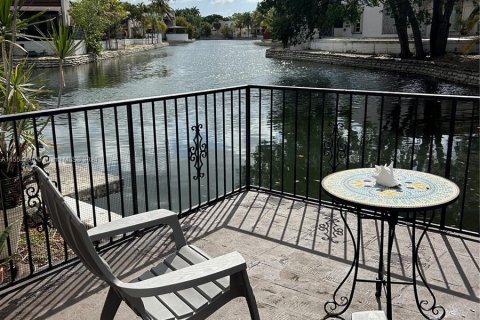 Townhouse in Miami Lakes, Florida 3 bedrooms, 123.84 sq.m. № 1104147 - photo 9