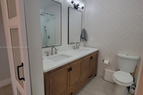 Townhouse in Miami Lakes, Florida 3 bedrooms, 123.84 sq.m. № 1104147 - photo 30