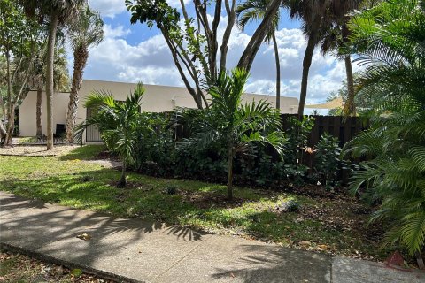 Touwnhouse à vendre à Miami Lakes, Floride: 3 chambres, 123.84 m2 № 1104147 - photo 5