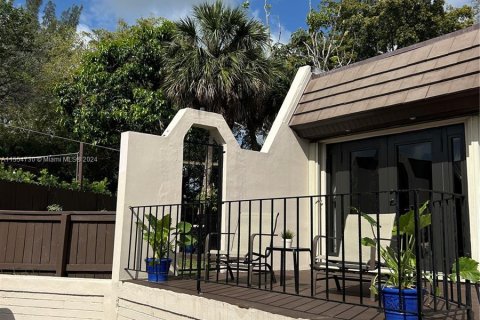 Townhouse in Miami Lakes, Florida 3 bedrooms, 123.84 sq.m. № 1104147 - photo 10