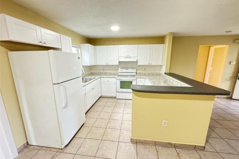 House in Kissimmee, Florida 3 bedrooms, 95.13 sq.m. № 1385292 - photo 6