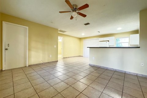 House in Kissimmee, Florida 3 bedrooms, 95.13 sq.m. № 1385292 - photo 3