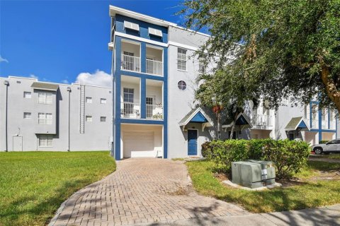 Touwnhouse à vendre à Tampa, Floride: 3 chambres, 167.97 m2 № 1413207 - photo 4