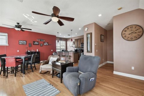 Townhouse in Tampa, Florida 3 bedrooms, 167.97 sq.m. № 1413207 - photo 8